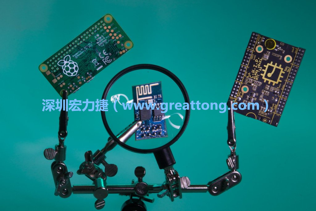 A Raspberry Pi Zero、ESP8266和CHIP。