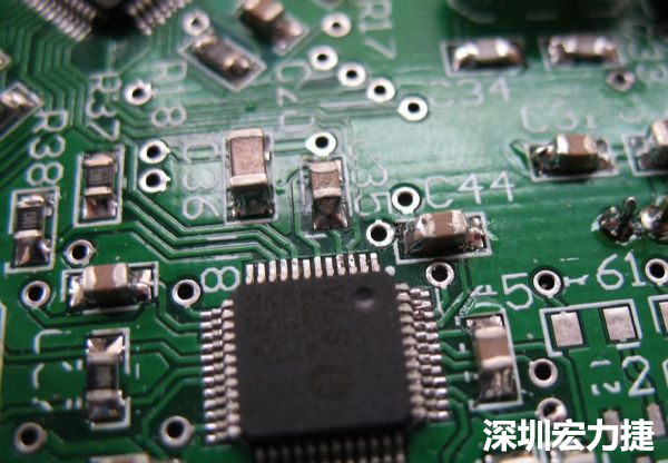 音訊電路訊號(hào)品質(zhì)，是影響操作體驗(yàn)的關(guān)鍵，電路布局要特別注意。